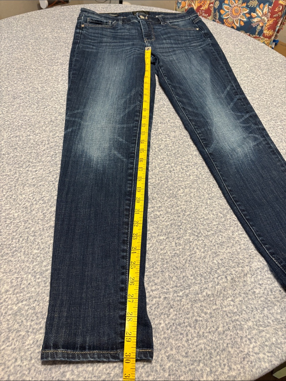 White House Black Market Dark Blue Girlfriend Mid-Rise Jeans Sz 4 - Picture 5 of 9